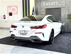 بی ئێم دەبڵیو 8 سیریەس